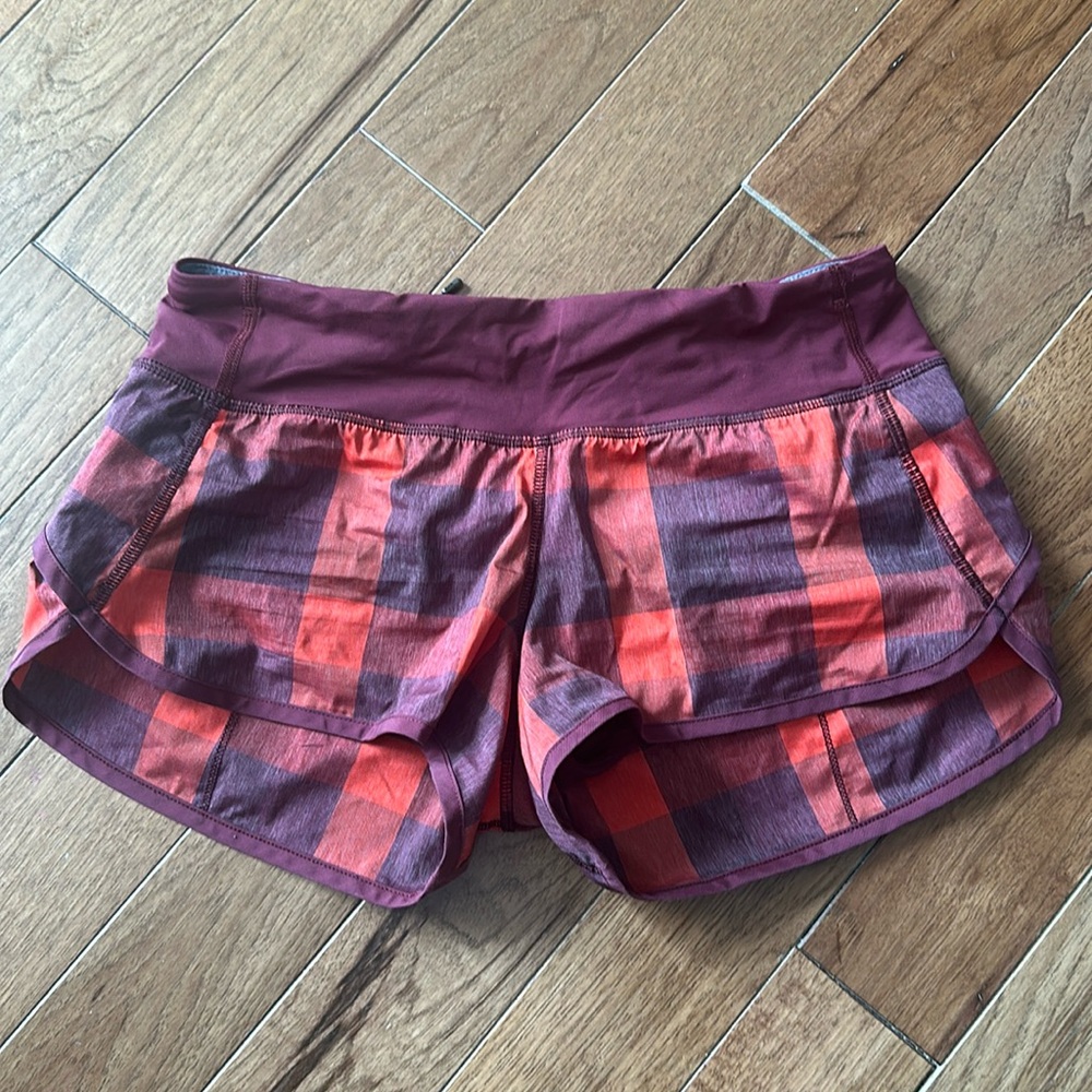 Lululemon shorts size 4